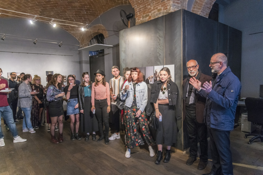 Mostra alla Tethys Gallery: Performing For The Camera