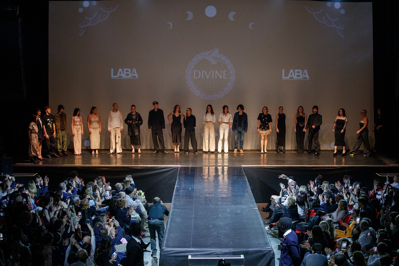 AL TUSCANY HALL LE COLLEZIONI “DIVINE” DEGLI STILISTI DELLA LABA